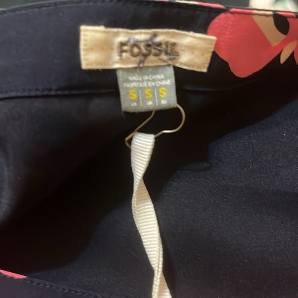 NWT!!!! Fossil SILK shell dress : small Fully lined with 100% slip - Picture 8 of 13